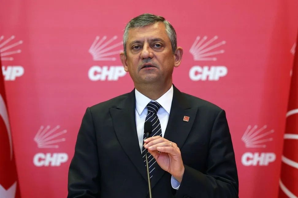 Özgür Özel'in dokunulmazlığı kalkarsa ne olacak? Milletvekilliğinin düşme ihtimali var mı? İşte fezleke sürecinin şifreleri... 1