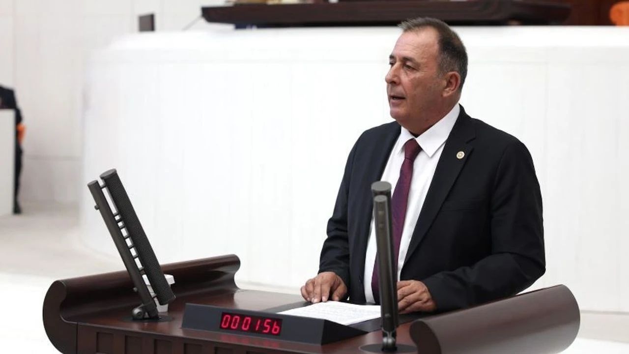 Özgür Özel'in dokunulmazlığı kalkarsa ne olacak? Milletvekilliğinin düşme ihtimali var mı? İşte fezleke sürecinin şifreleri... 7