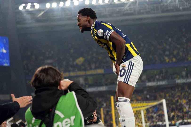 Galatasaray'da Jhon Duran sürprizi 6