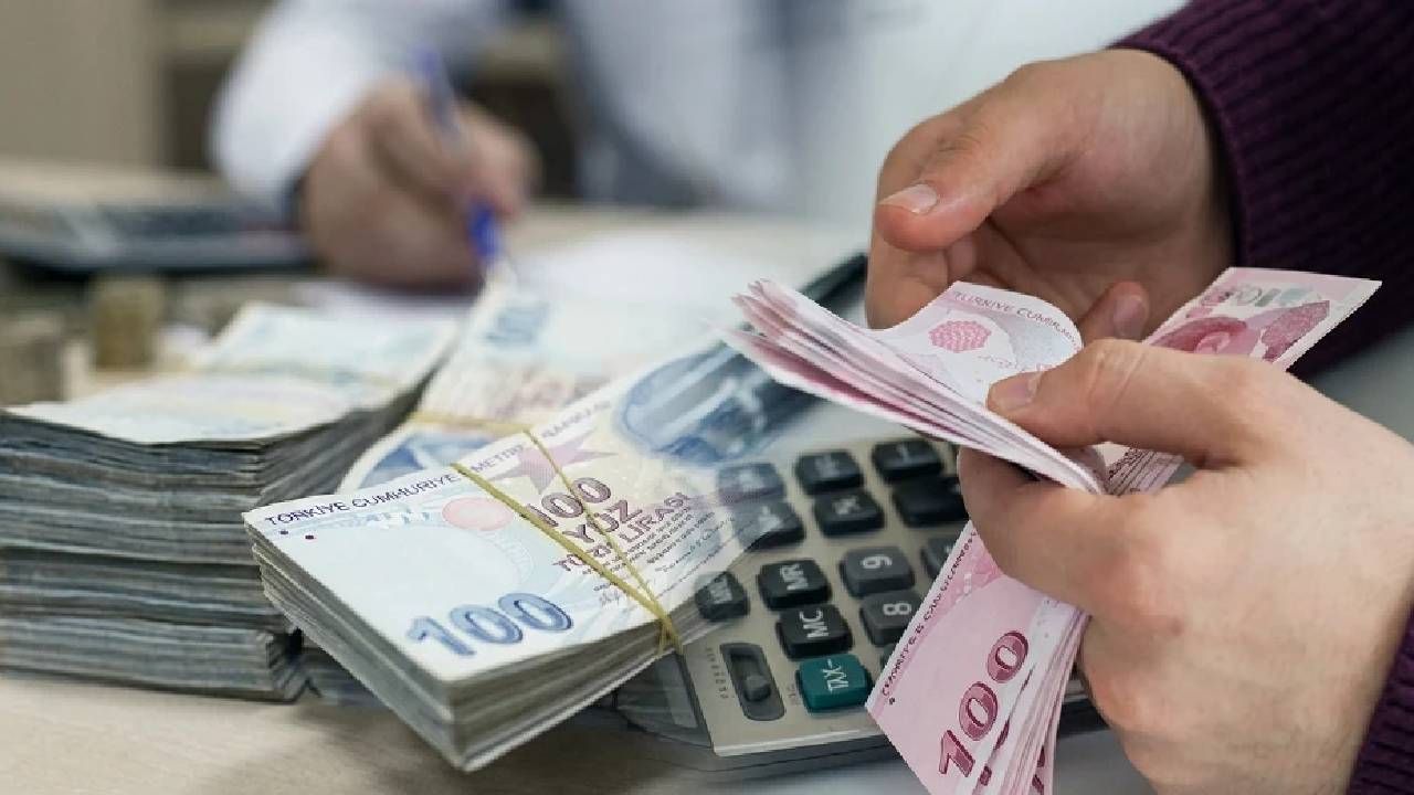 Erdoğan'ın elinden ödül almıştı! Kalem kalem hesapladı: Ünlü ekonomist en düşük emekli maaşını açıkladı 9