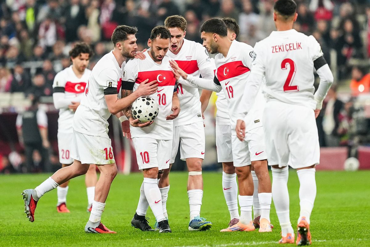 A Milli Takım'da 7 ismin yeri garanti! 4 formaya 8 aday var 3