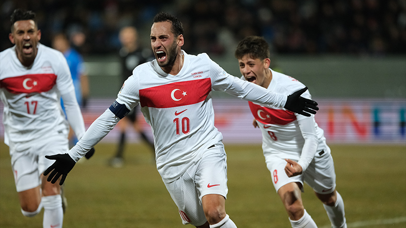 A Milli Takım'da 7 ismin yeri garanti! 4 formaya 8 aday var 10