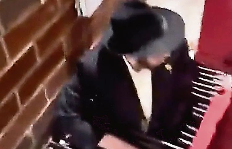 71 yahudi kız öğrenci neden yer altı tünellerindeydi? Sinagogdaki kanlı yataktan Epstein ağına... 7