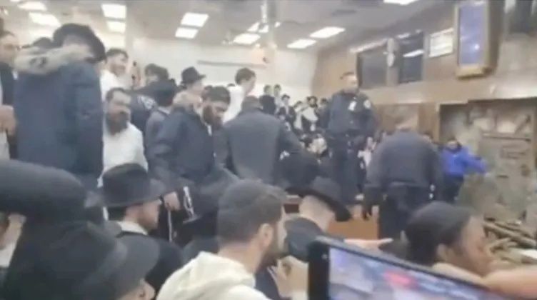 71 yahudi kız öğrenci neden yer altı tünellerindeydi? Sinagogdaki kanlı yataktan Epstein ağına... 5