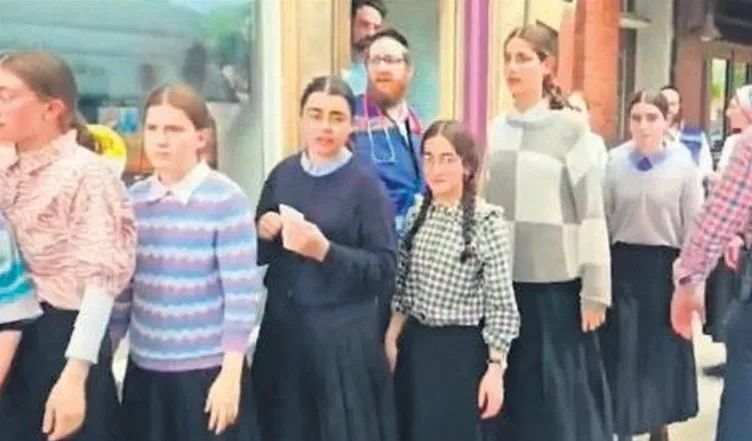 71 yahudi kız öğrenci neden yer altı tünellerindeydi? Sinagogdaki kanlı yataktan Epstein ağına... 2