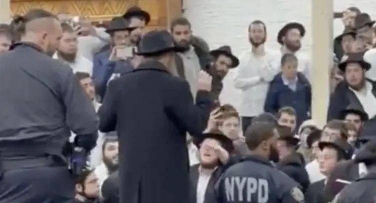 71 yahudi kız öğrenci neden yer altı tünellerindeydi? Sinagogdaki kanlı yataktan Epstein ağına... 6