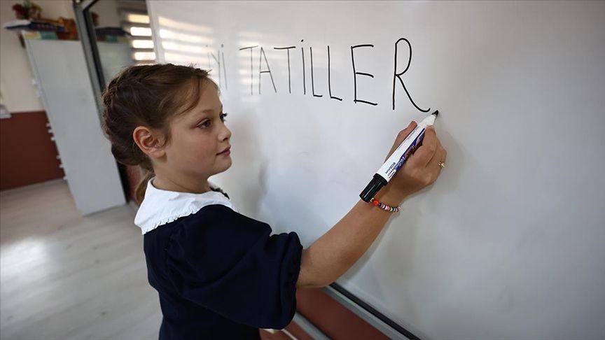 2026 OKULLAR NE ZAMAN KAPANACAK? Okullar ne zaman tatil oluyor? Karneler saat kaçta dağıtılacak? 4