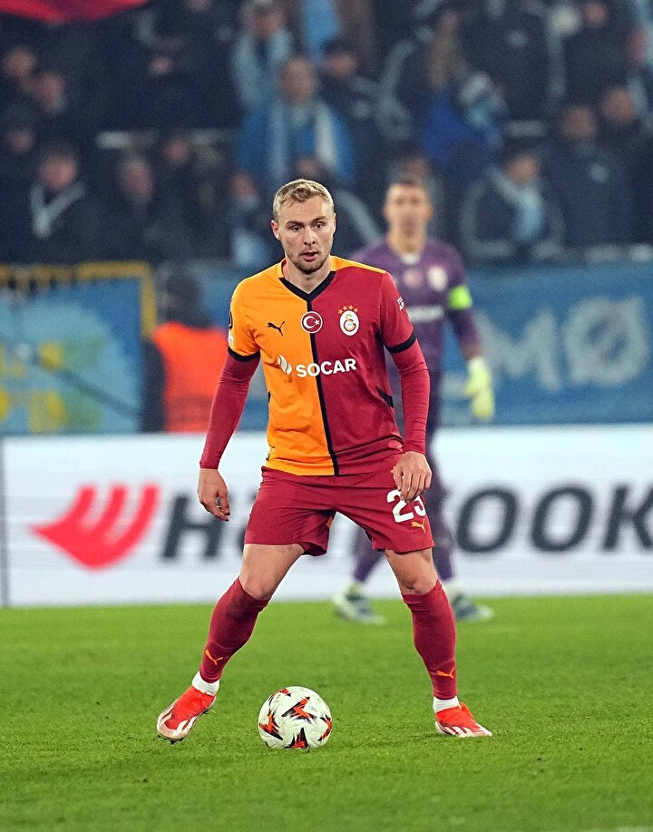 Acun Ilıcalı, Okan Buruk'un kadroda düşünmediği futbolcuyu istedi 7