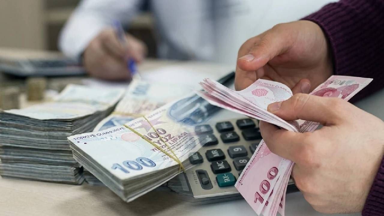 Özgür Erdursun üstüne basa basa uyardı: SGK düğmeye bastı, EYT'li olanları bile kapsıyor! Emekli olacaklara 2520 gün uyarısı 9