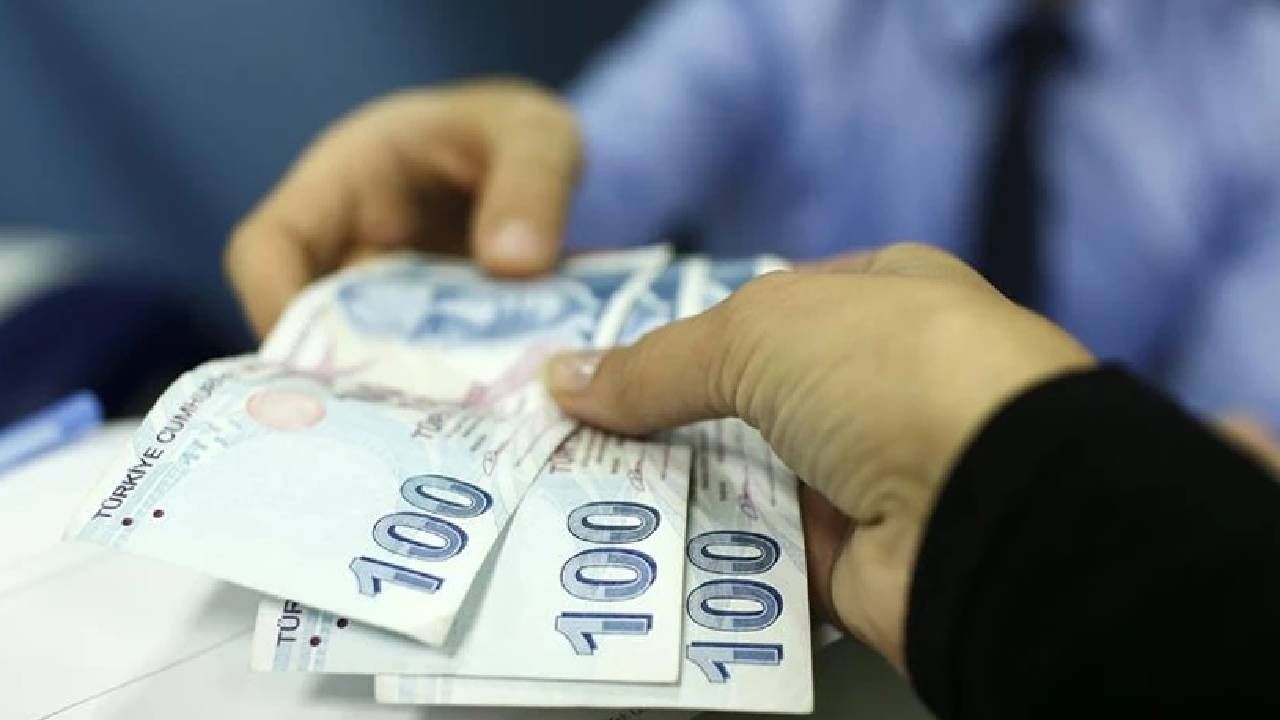 Özgür Erdursun üstüne basa basa uyardı: SGK düğmeye bastı, EYT'li olanları bile kapsıyor! Emekli olacaklara 2520 gün uyarısı 8