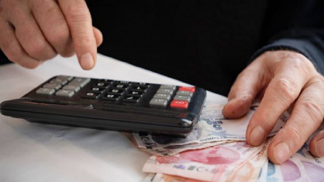 Özgür Erdursun üstüne basa basa uyardı: SGK düğmeye bastı, EYT'li olanları bile kapsıyor! Emekli olacaklara 2520 gün uyarısı 3