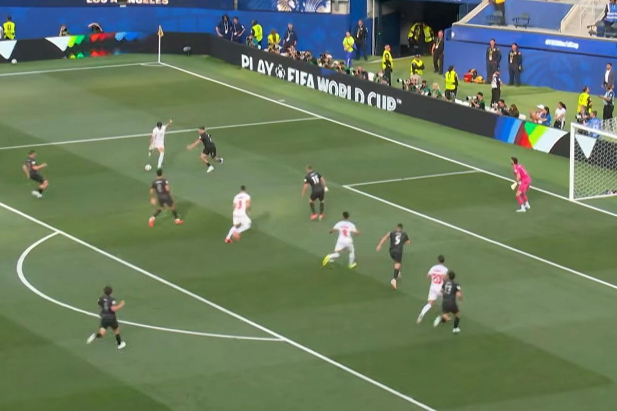 TRT canlı yayınında büyük karışıklık! İran ve Yeni Zelanda'yı birbirine karıştıran spiker işinden oldu! 1