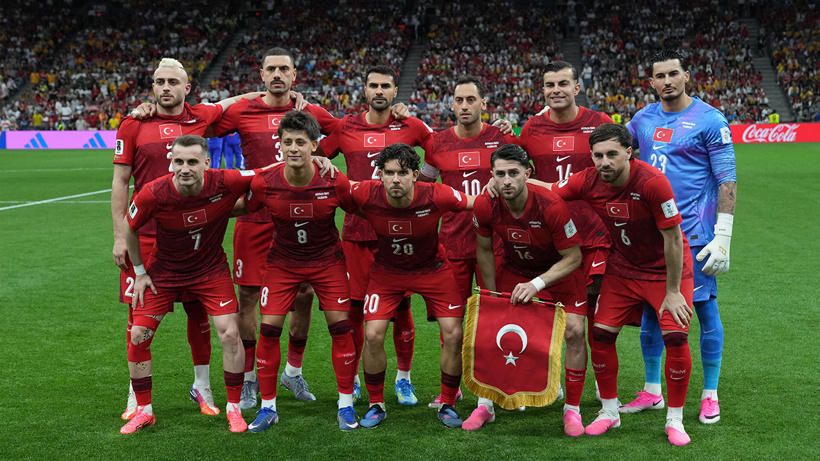 Montella, ilk 11'i değiştiriyor! Paraguay maçında 2 değişiklik 10