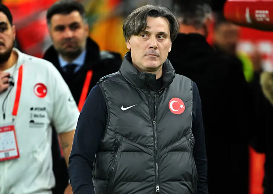 Montella, ilk 11'i değiştiriyor! Paraguay maçında 2 değişiklik 3
