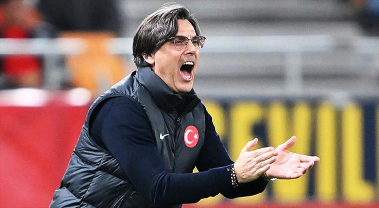 Montella, ilk 11'i değiştiriyor! Paraguay maçında 2 değişiklik 4