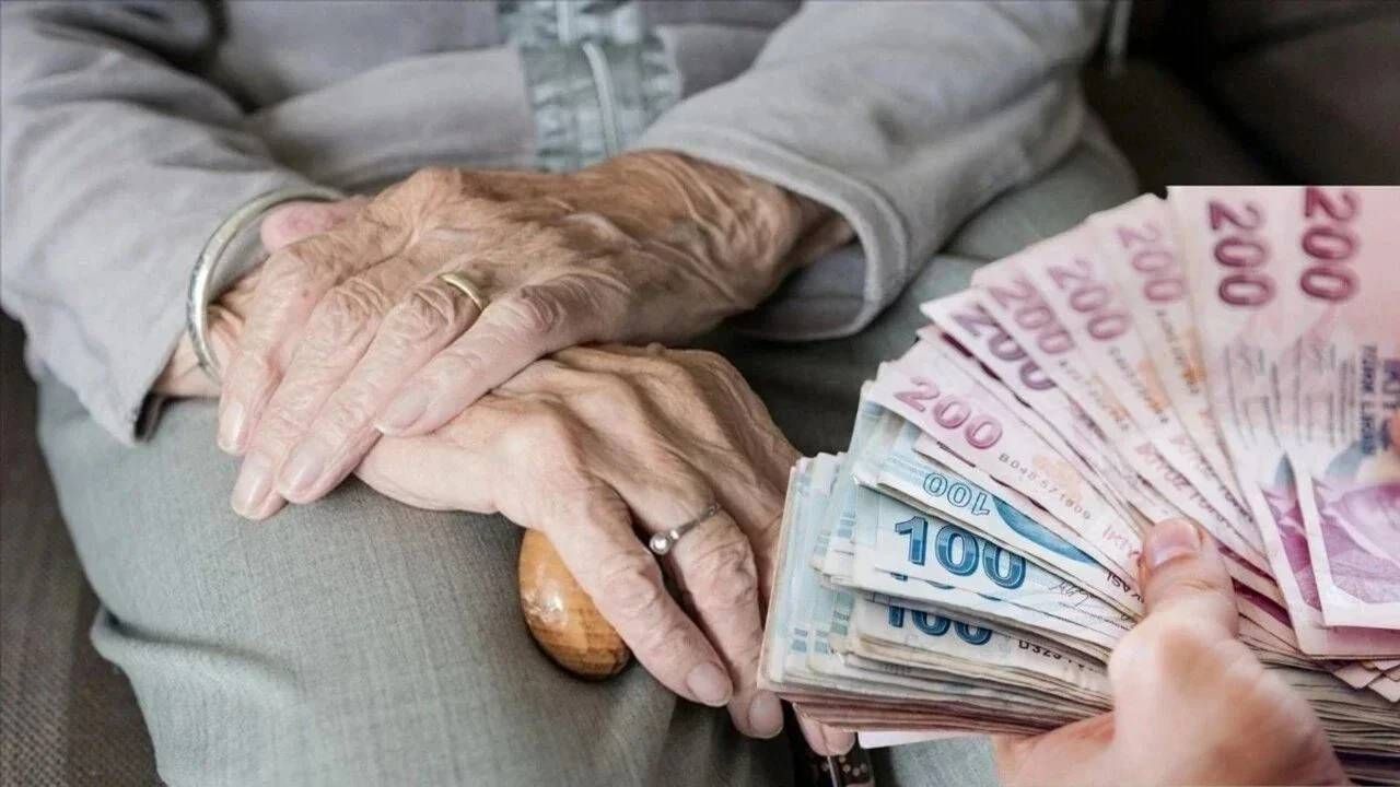 Milyonlarca emekliye müjde! En düşük emekli maaşı için rekor tahmin! Emin Yımaz kalem kalem hesapladı 9