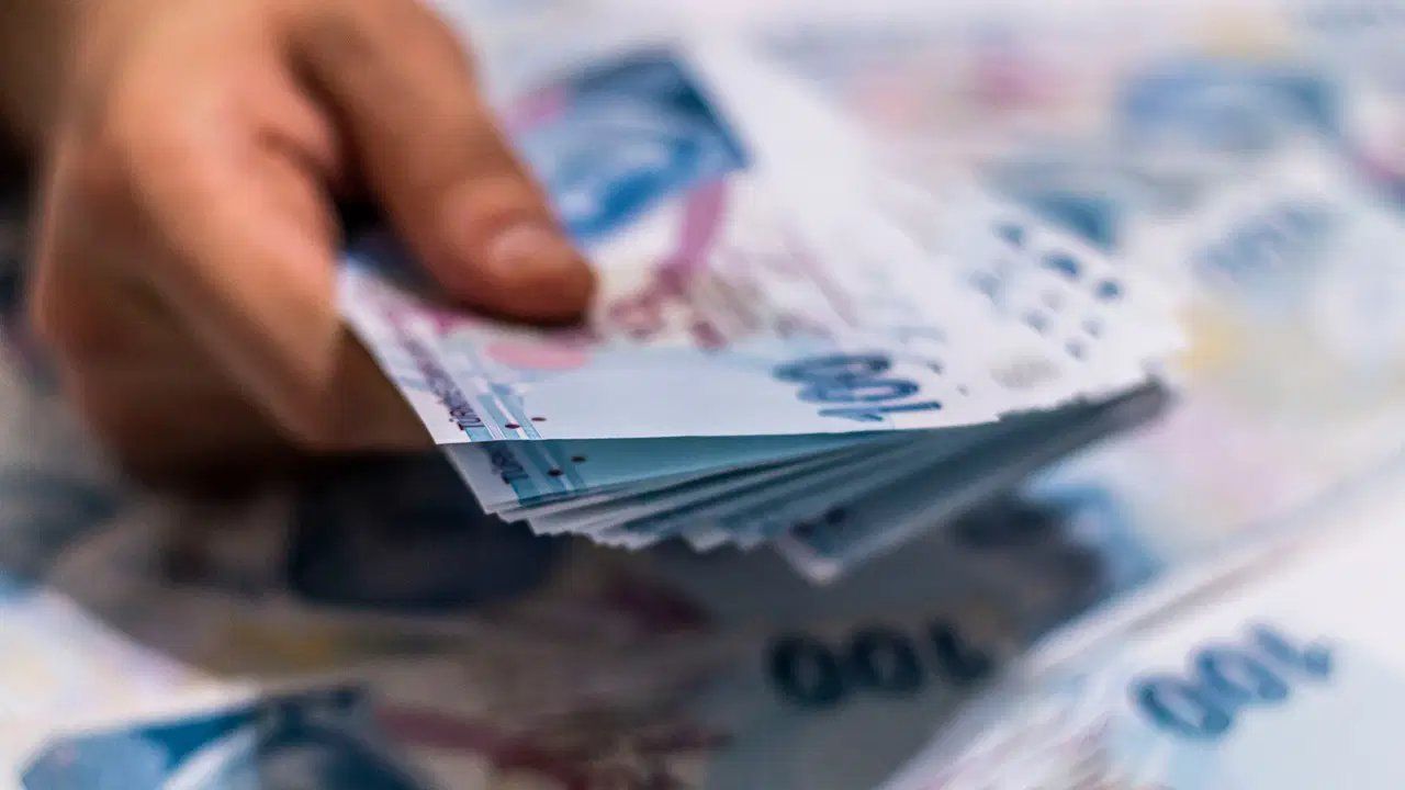 EN DÜŞÜK EMEKLİ MAAŞI NE KADAR OLACAK? Temmuz ayı emekli maaşı, Ocak 2027'de kaç TL olur? Emekliye zam senaryoları... 4