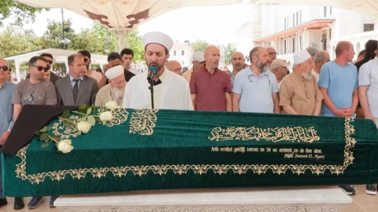 Cenazede kahroldu! Türkan Şoray'ı hiç böyle görmediniz: Hüngür hüngür ağladı 5