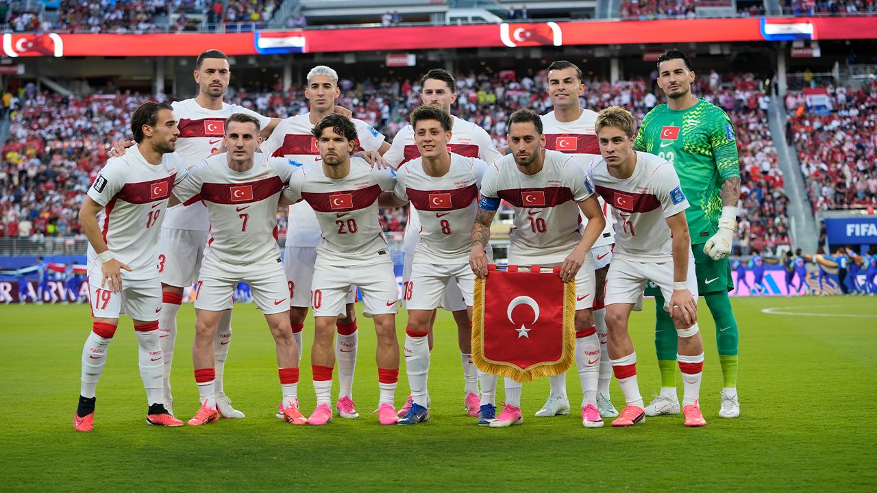 Ahmet Çakar'dan çarpıcı iddia: Bahis oynayan milli futbolcuların baş harflerini açıkladı 10