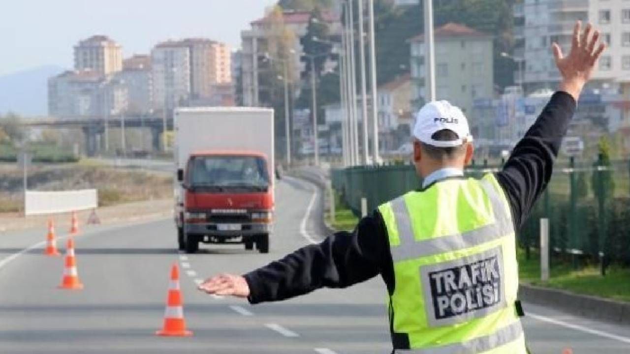 Milyonlarca sürücüye kritik uyarı: Ehliyetinize bakmadan yola çıkmayın! Anında iptal ediyorlar 3