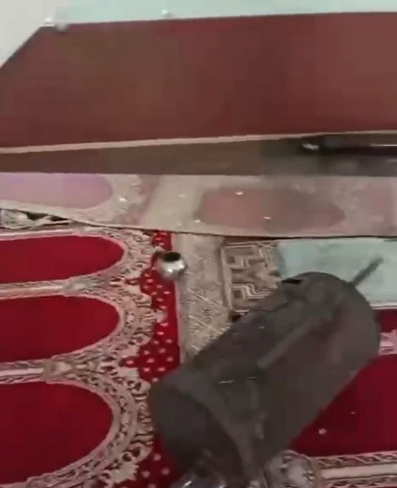 Elazığ'da cami tahrip edildi! Şüpheli akıl hastası çıktı 3