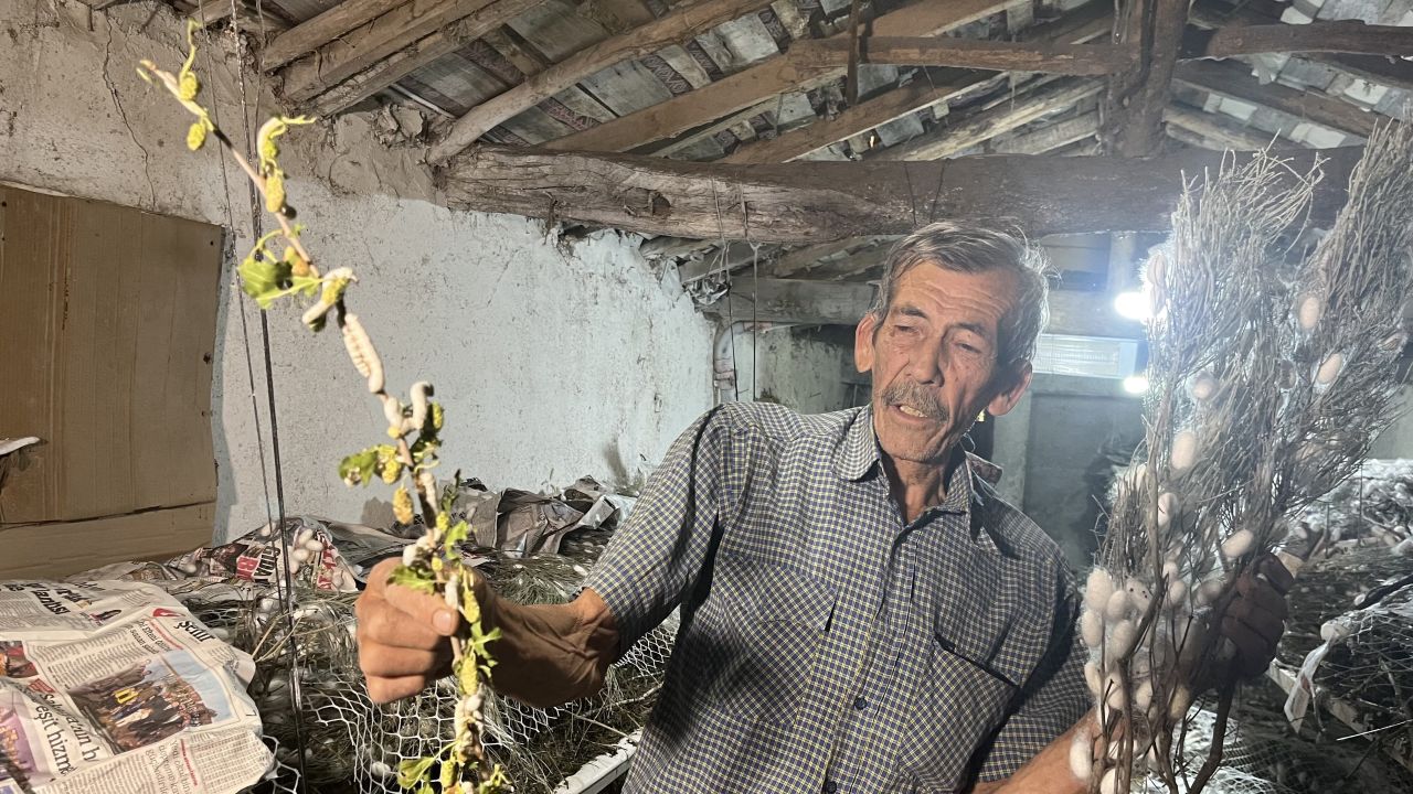 "Bundan daha çok kazandıran bir iş yok!" dedi, evinin altını darphaneye çevirdi 4