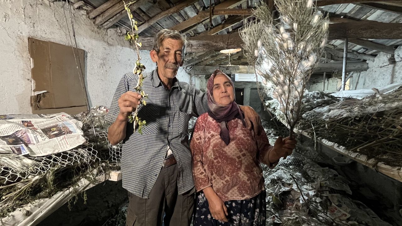 "Bundan daha çok kazandıran bir iş yok!" dedi, evinin altını darphaneye çevirdi 5