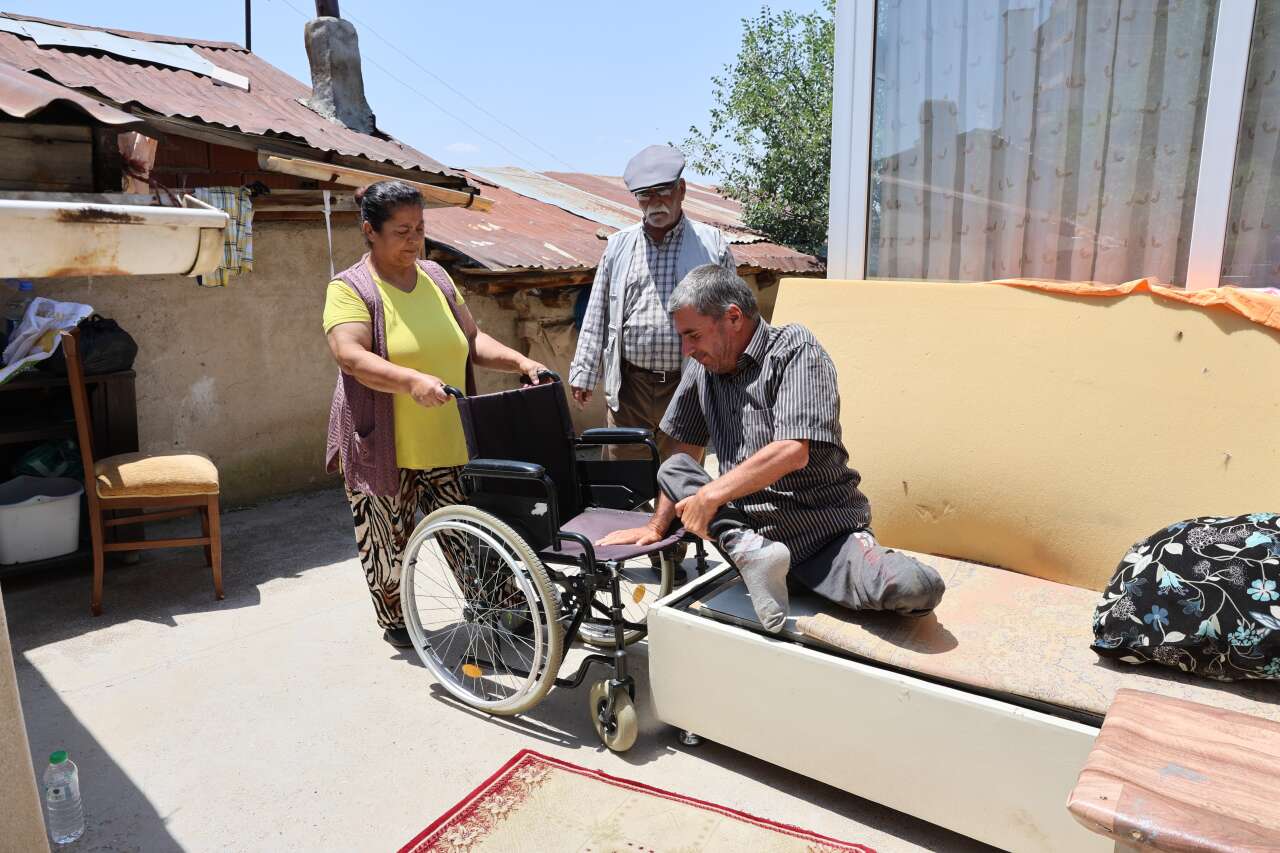 Yedi yıldır kimsenin yapamadığını yaptı! 7 yıldır kayınbiraderine bakıyor 5