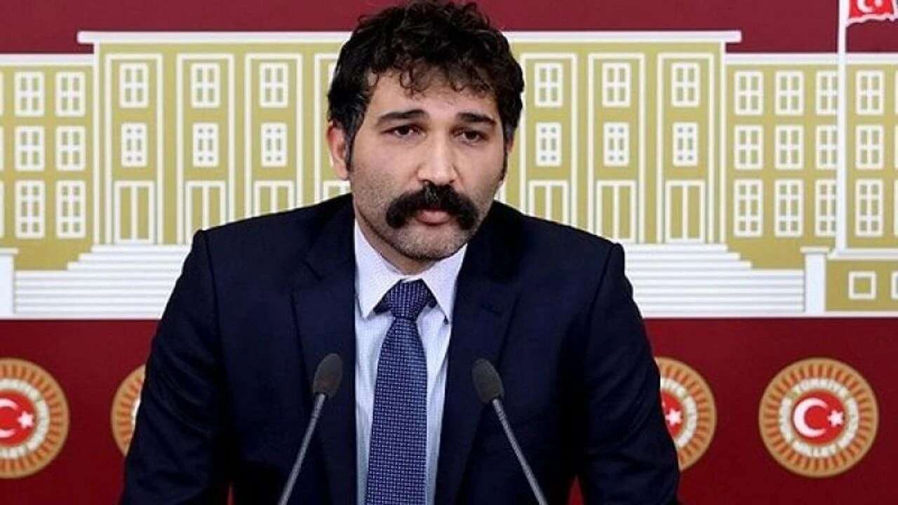 Munzur Üniversitesi'nde skandal! Bülent Emrah Parlak ve eski TİP milletvekili Barış Atay'ın Sabotaj gösterisi büyük tepki çekti 5