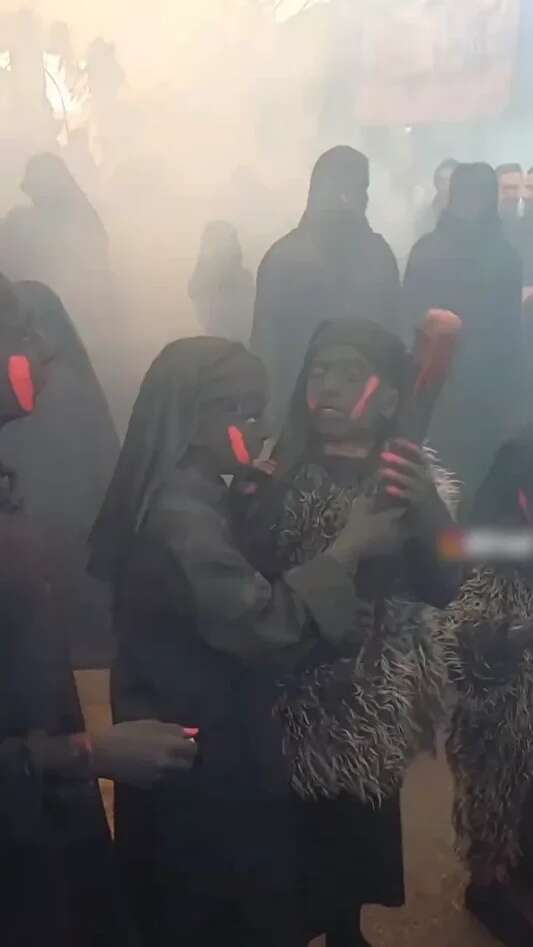 İran'da sıra dışı matem: İsfahan sokaklarında "Cinler Geçti" ritüeli düzenlendi! 4