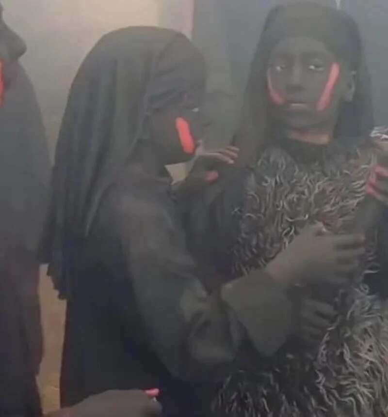 İran'da sıra dışı matem: İsfahan sokaklarında "Cinler Geçti" ritüeli düzenlendi! 1