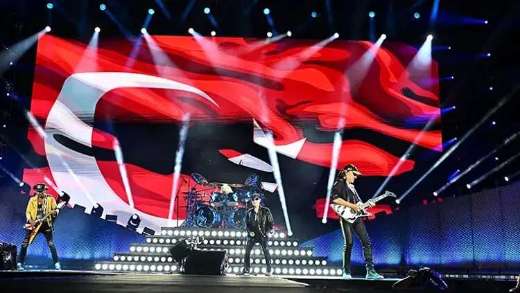 Rock efsanesi Scorpions İstanbul’u yerinden oynattı! 33 yıl sonra aynı stadyumda aynı coşku 6