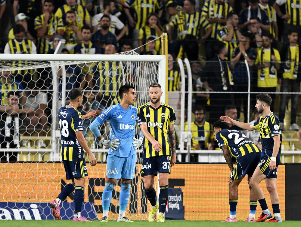 Aziz Yıldırım Mert Günok, Ederson ve Tarık Çetin'le yola devam dedi! 10+4 devreye girdi iki kaleciyle yollar ayrıldı 6