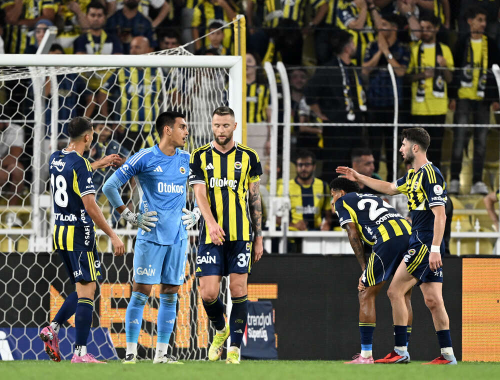 Aziz Yıldırım Mert Günok, Ederson ve Tarık Çetin'le yola devam dedi! 10+4 devreye girdi iki kaleciyle yollar ayrıldı 8