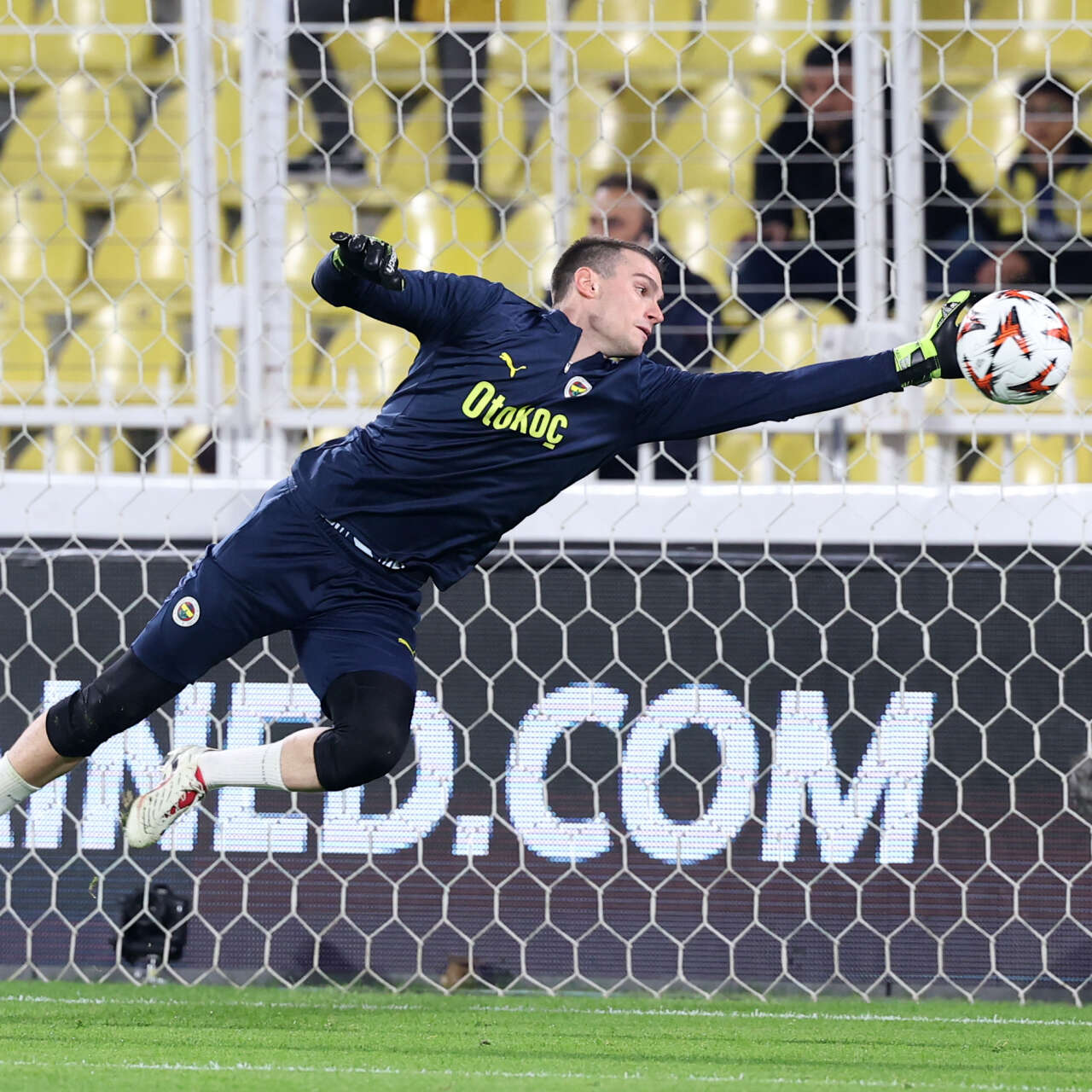 Aziz Yıldırım Mert Günok, Ederson ve Tarık Çetin'le yola devam dedi! 10+4 devreye girdi iki kaleciyle yollar ayrıldı 2