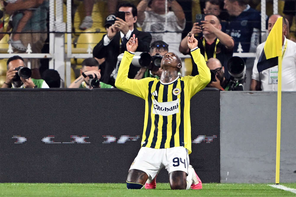 Aziz Yıldırım Barış Alper Yılmaz, Sane ve Yunus Akgün'ün saltanatına son verdi: Leao Fenerbahçe'de! 3