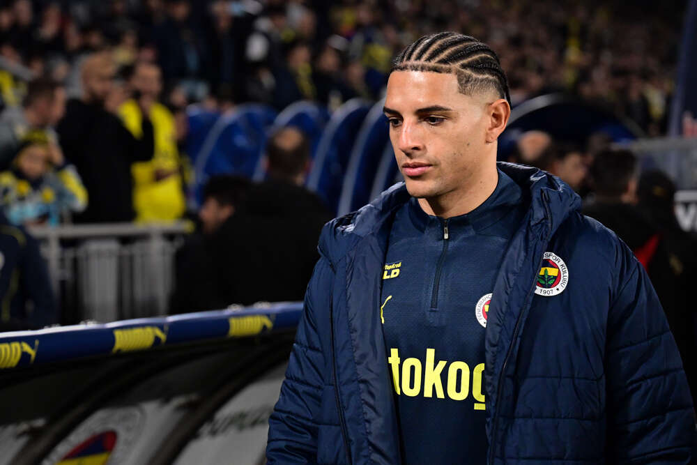 Dursun Özbek Diego Carlos'un Fenerbahçe'den kopardı: 20 milyon euroluk teklifle bu iş tamam 8