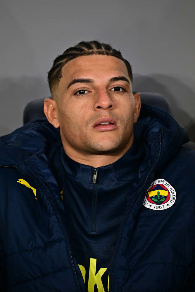 Dursun Özbek Diego Carlos'un Fenerbahçe'den kopardı: 20 milyon euroluk teklifle bu iş tamam 4