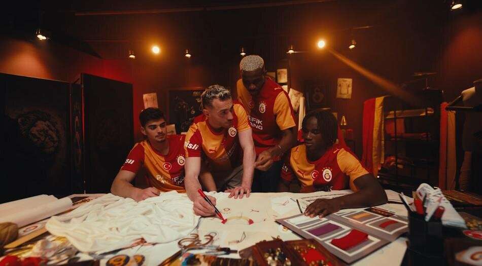 Galatasaray yeni sezon formalarını görücüye çıkarttı 11