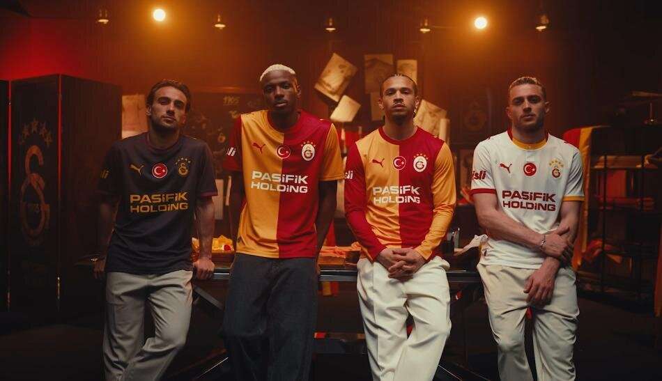 Galatasaray yeni sezon formalarını görücüye çıkarttı 1