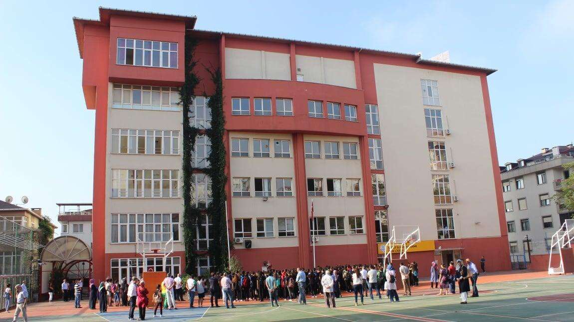 İstanbul'un en iyi fen liseleri belli oldu! Bakın hangi lise ilk sırada 3