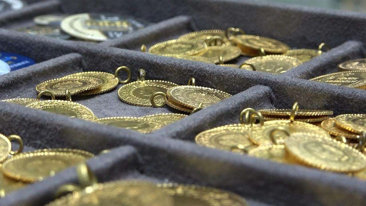 Düğün yapacaklar ve borcu olanlar dikkat! Uzman isimden altın için kritik tarih 8