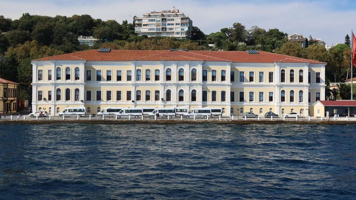 LGS puan ortalamasına göre İstanbul'un en iyi 20 lisesi belli oldu! Bakın ilk sırada hangi okul var 17