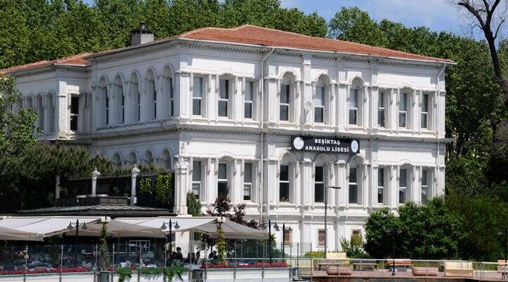 LGS puan ortalamasına göre İstanbul'un en iyi 20 lisesi belli oldu! Bakın ilk sırada hangi okul var 8
