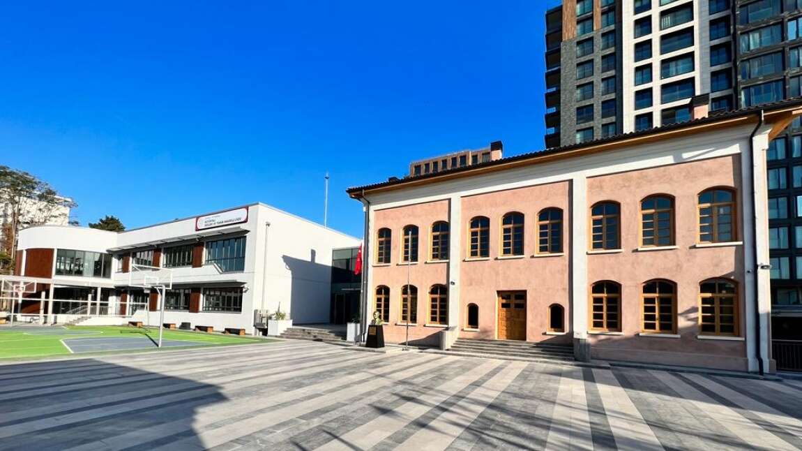 İstanbul'un en iyi 40 Mesleki ve Teknik Anadolu Lisesi belli oldu! İlk sıradaki bölüm dikkat çekti 24