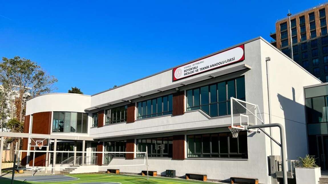 İstanbul'un en iyi 40 Mesleki ve Teknik Anadolu Lisesi belli oldu! İlk sıradaki bölüm dikkat çekti 29