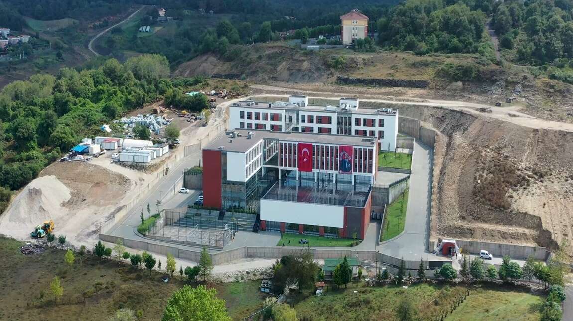 İstanbul'un en iyi 40 Mesleki ve Teknik Anadolu Lisesi belli oldu! İlk sıradaki bölüm dikkat çekti 31