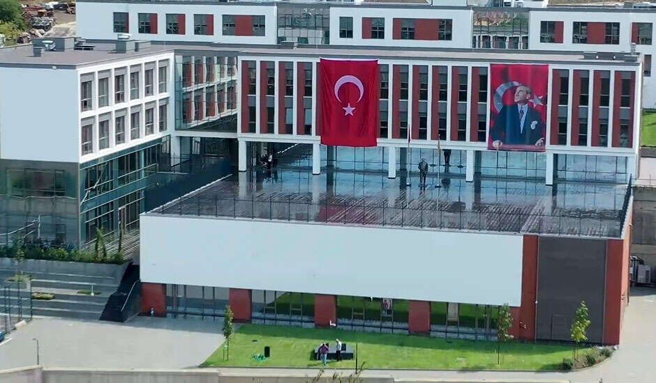 İstanbul'un en iyi 40 Mesleki ve Teknik Anadolu Lisesi belli oldu! İlk sıradaki bölüm dikkat çekti 34