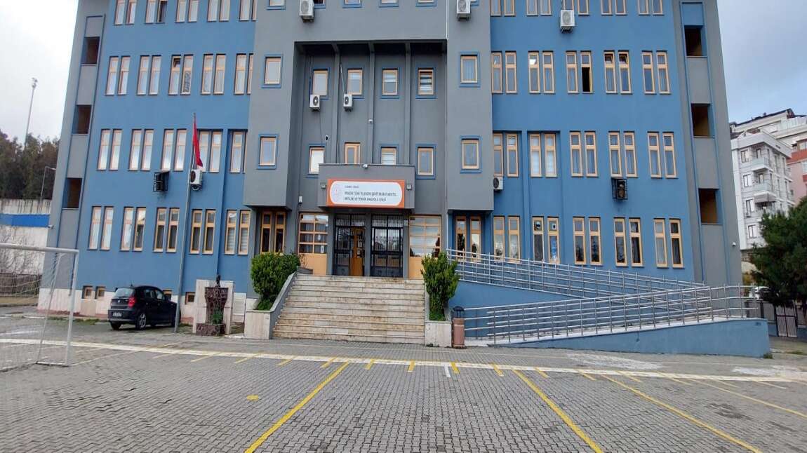 İstanbul'un en iyi 40 Mesleki ve Teknik Anadolu Lisesi belli oldu! İlk sıradaki bölüm dikkat çekti 6