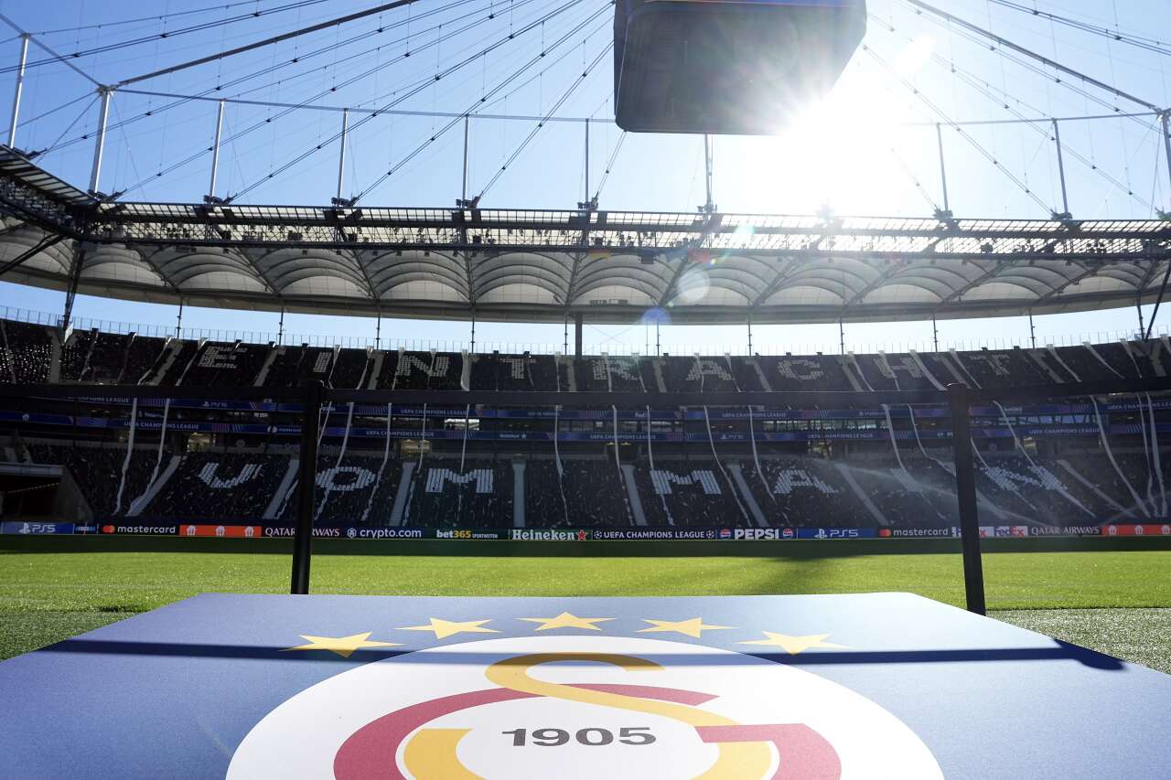 Dursun Özbek '8' - '10' ve forvet transferlerini bitirdi! Galatasaray'dan 110 milyon euroluk bonservis harcaması 7